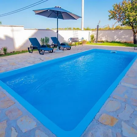 House Matan Сasa de vacaciones Tisno