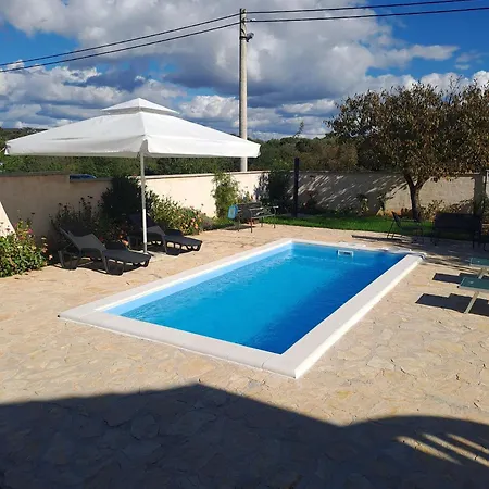House Matan Tisno